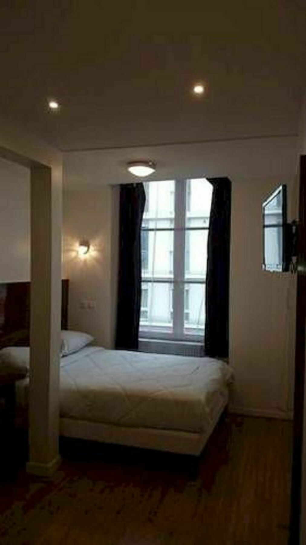 Hotel De Menilmontant Paris Luaran gambar