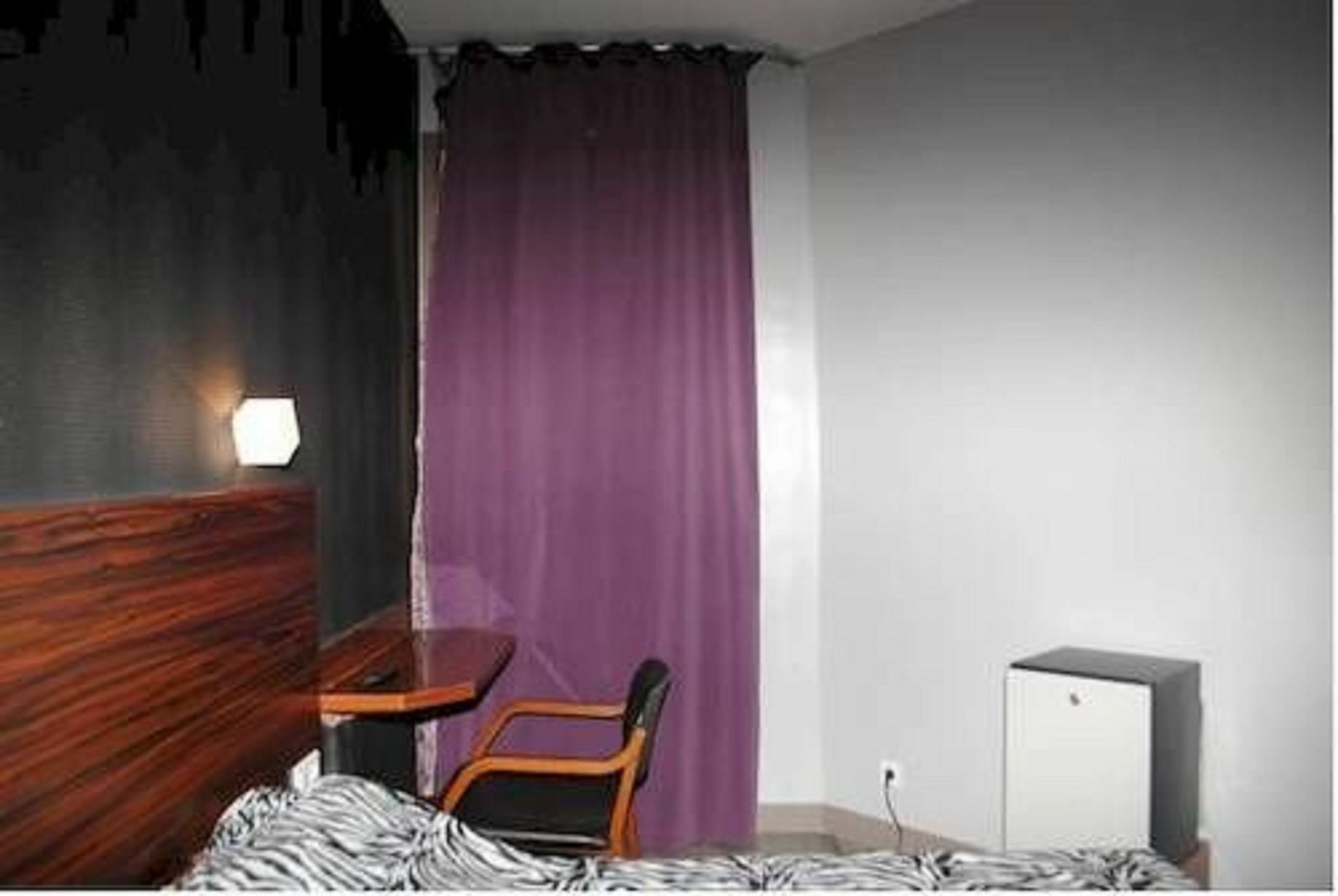 Hotel De Menilmontant Paris Luaran gambar